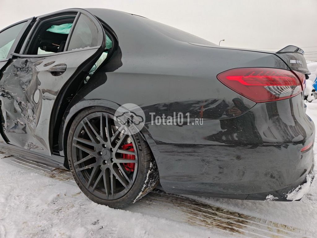 Фото Mercedes-Benz E-класс AMG 84