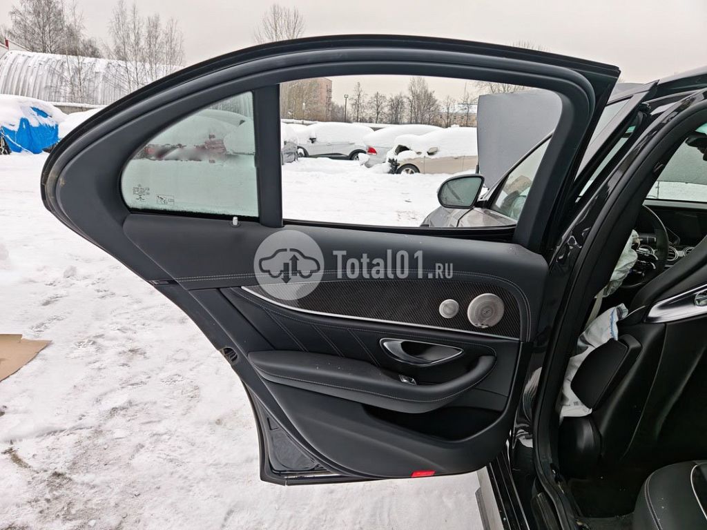 Фото Mercedes-Benz E-класс AMG 184