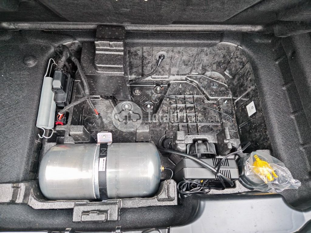 Фото Mercedes-Benz E-класс AMG 214