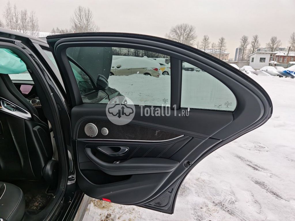 Фото Mercedes-Benz E-класс AMG 224