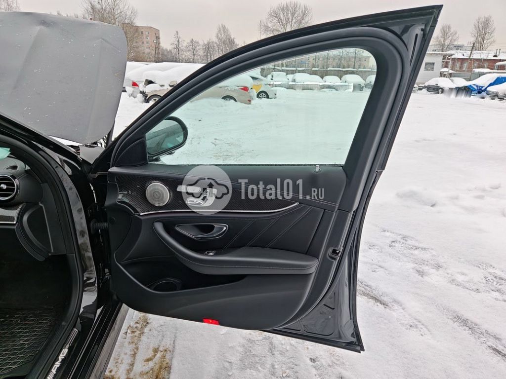 Фото Mercedes-Benz E-класс AMG 236