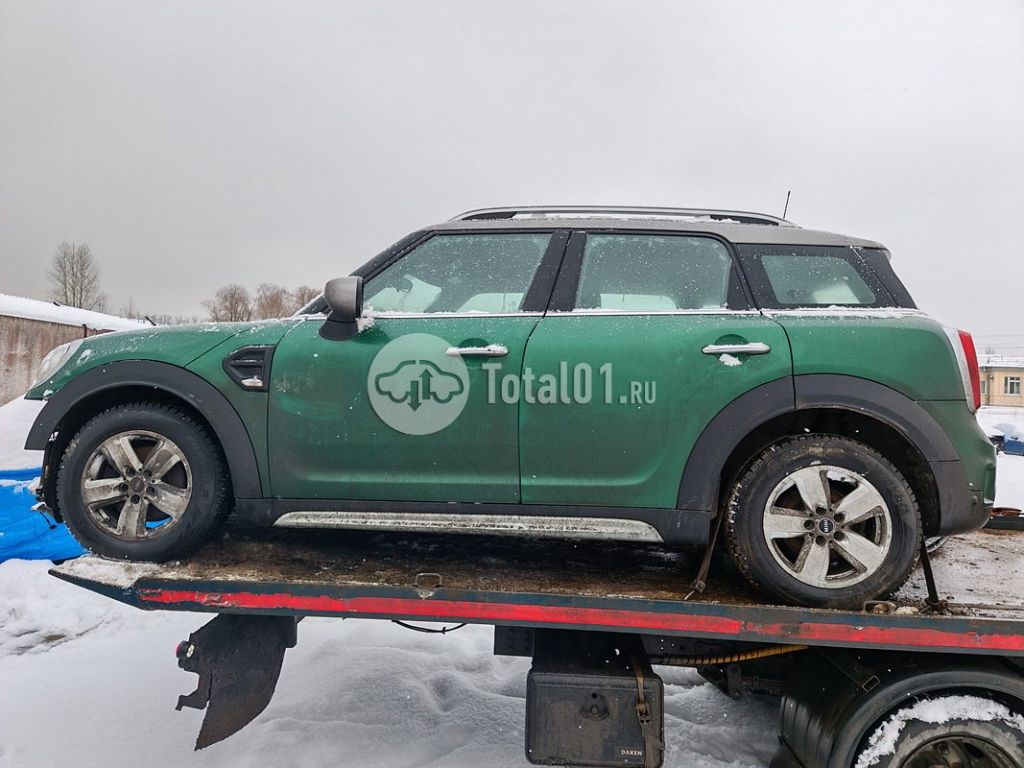 Фото MINI Cooper Countryman 180