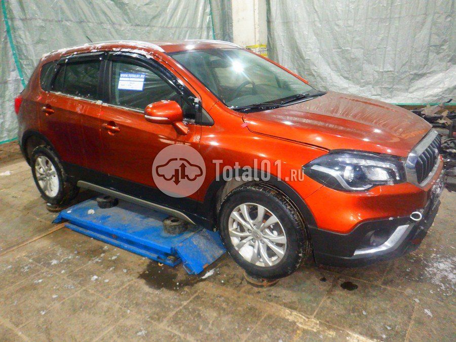 Фото Suzuki SX4 10