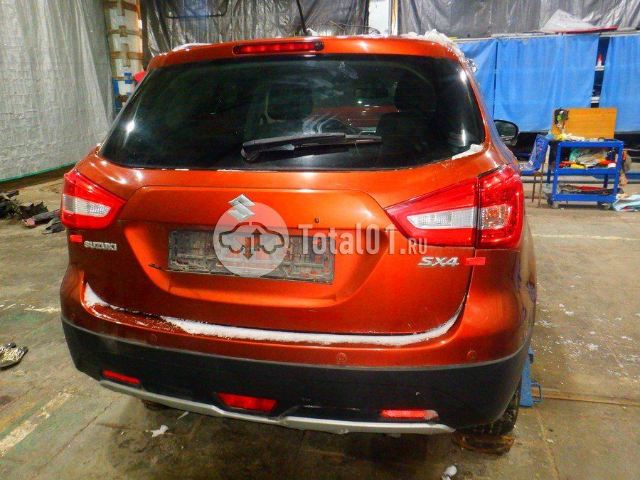 Фото Suzuki SX4 12
