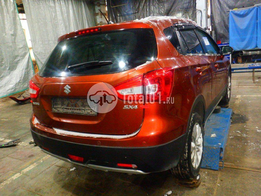 Фото Suzuki SX4 14