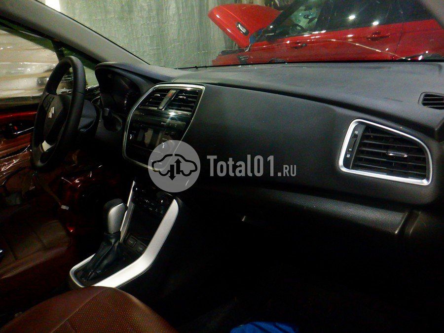 Фото Suzuki SX4 28