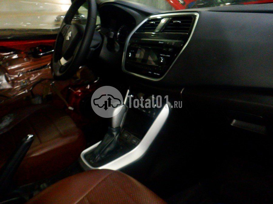 Фото Suzuki SX4 42