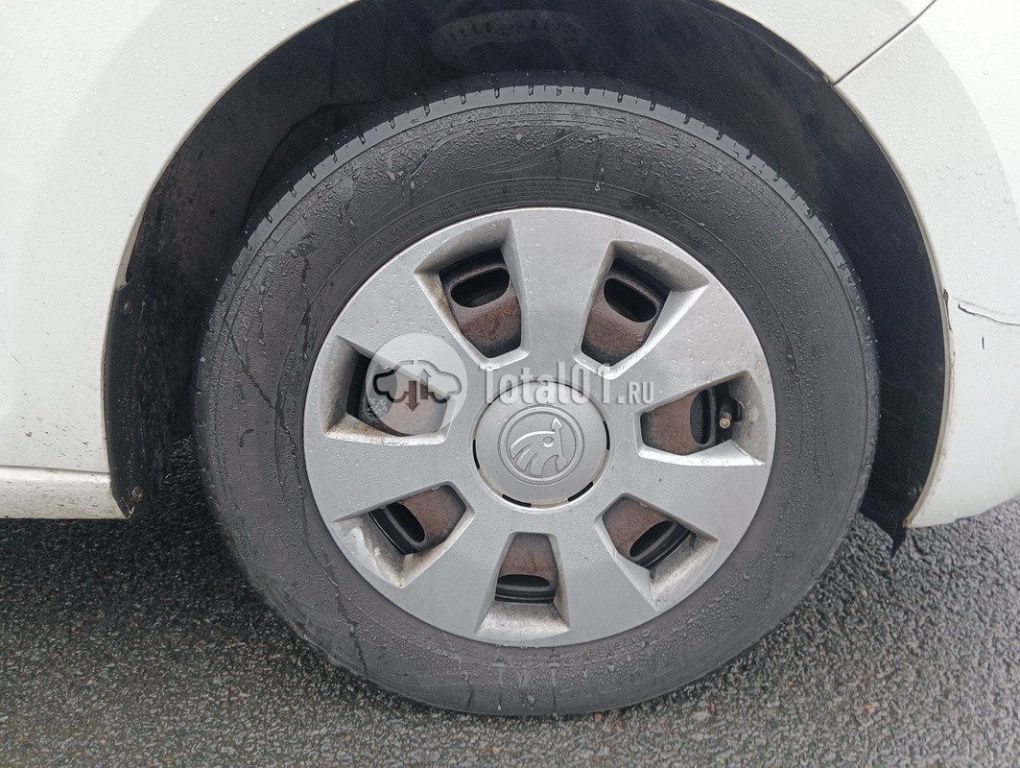 Фото Skoda Rapid 14