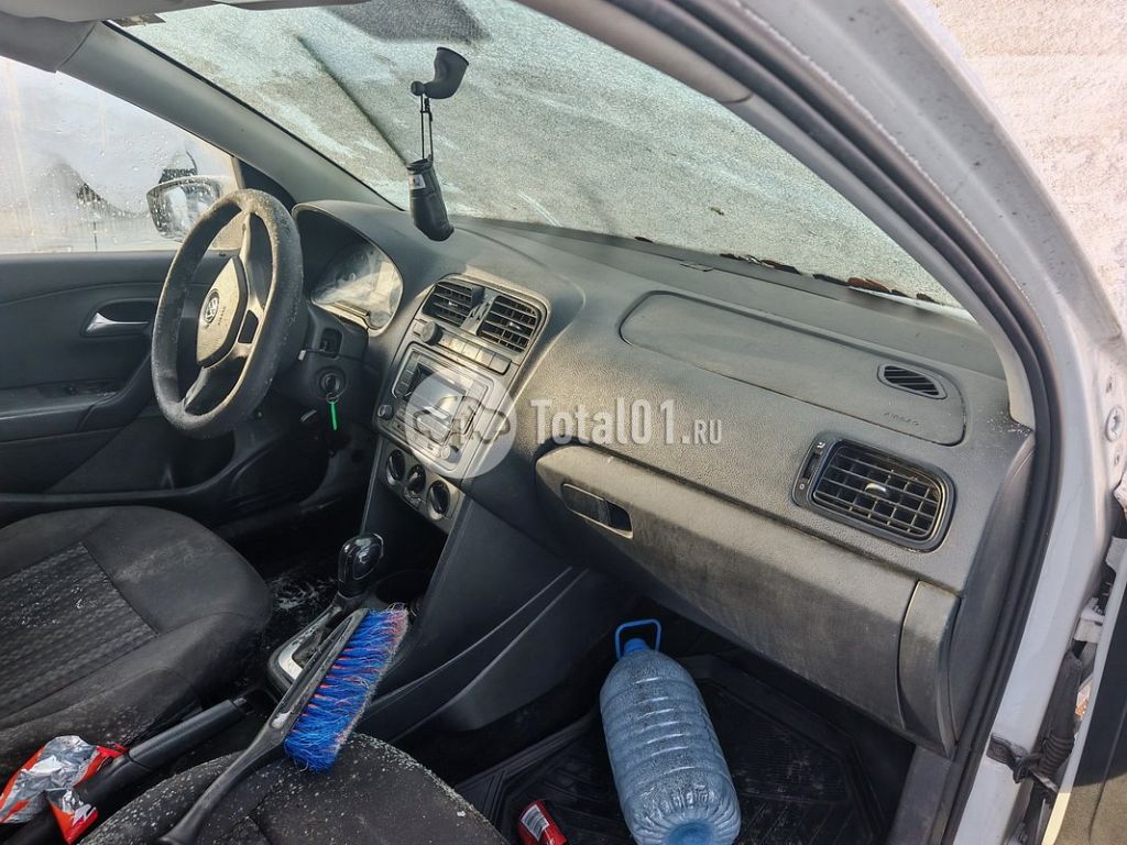 Фото Volkswagen Polo 10