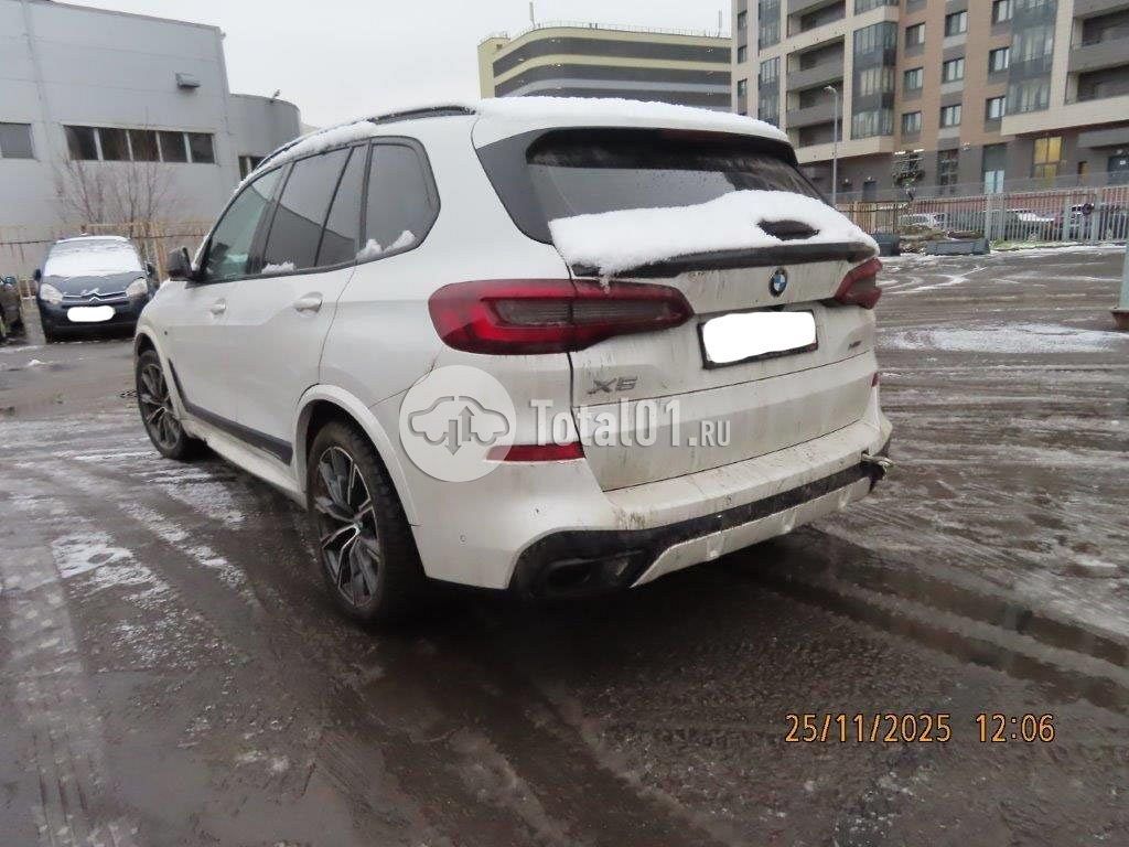 Фото BMW X5 524
