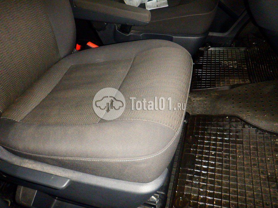 Фото Volkswagen Caravelle 26