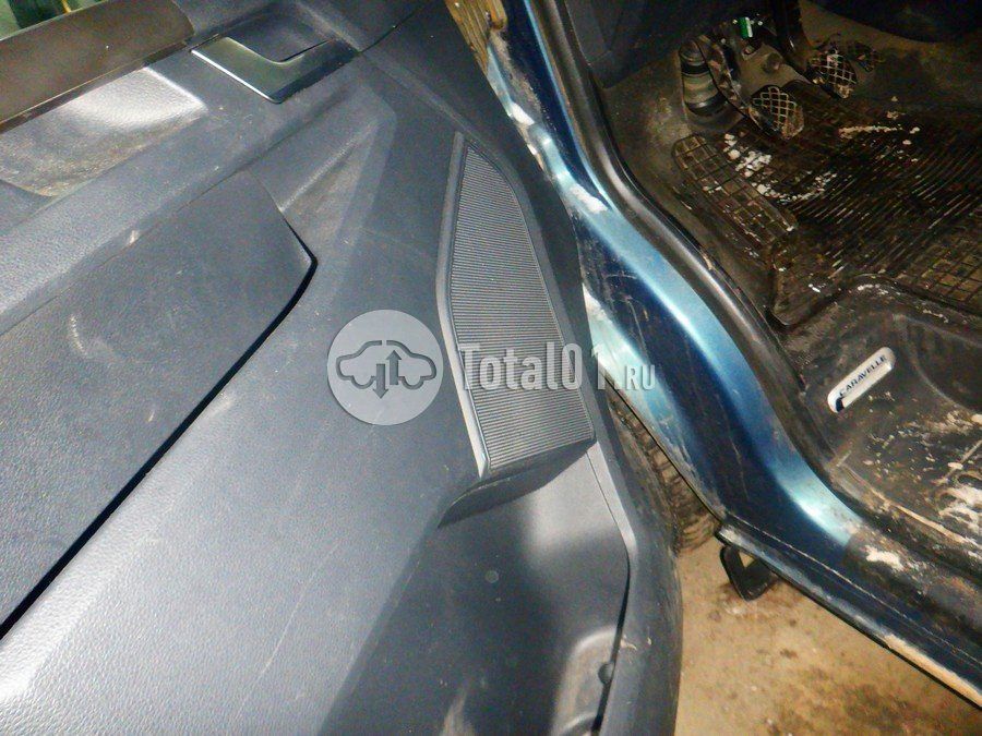 Фото Volkswagen Caravelle 96