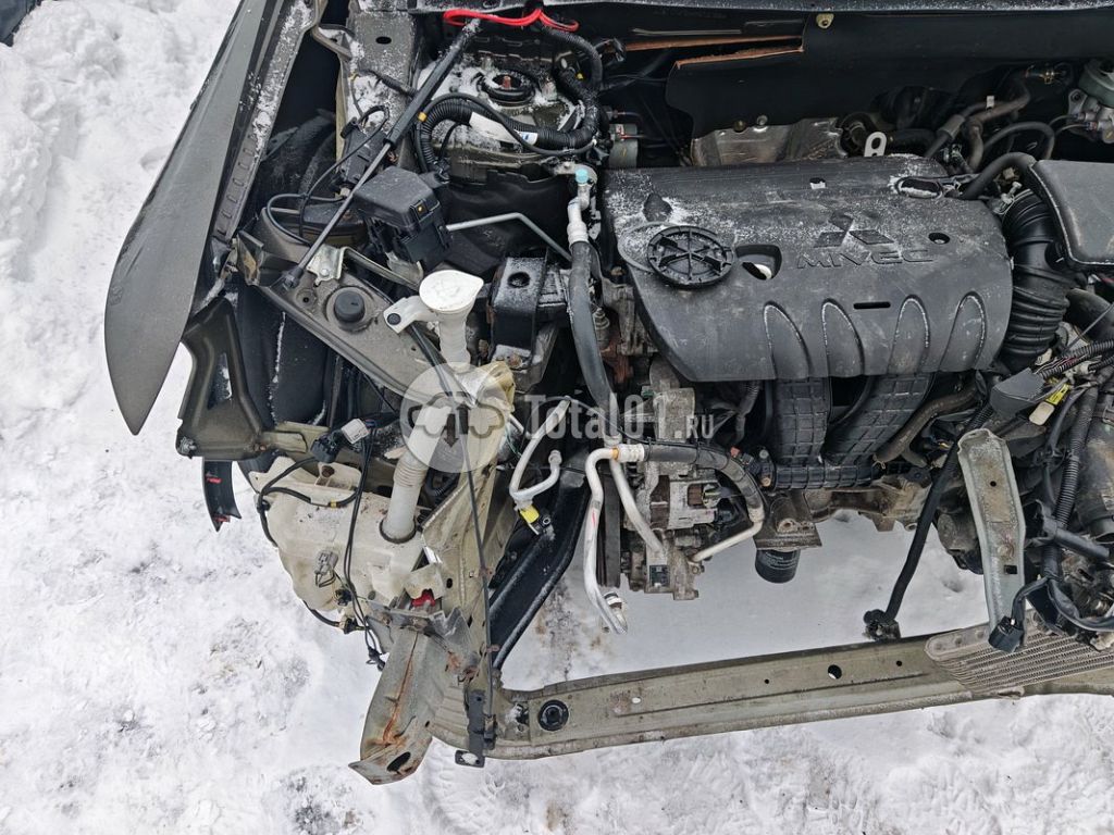 Фото Mitsubishi Outlander 60