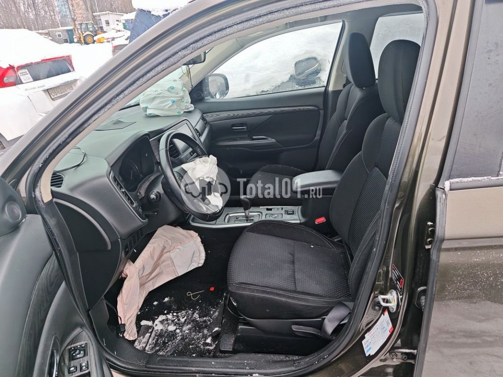 Фото Mitsubishi Outlander 144