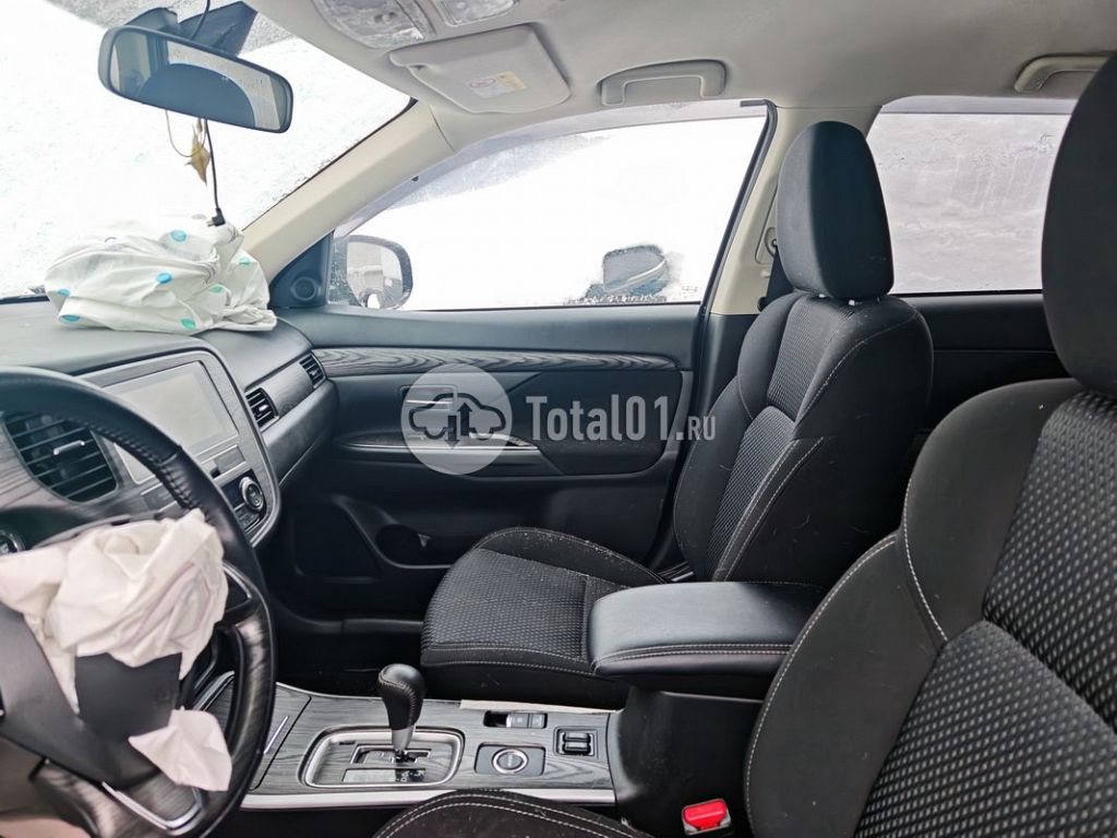 Фото Mitsubishi Outlander 150