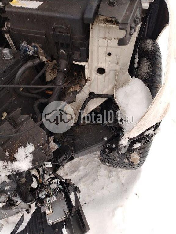 Фото KIA Carnival 54