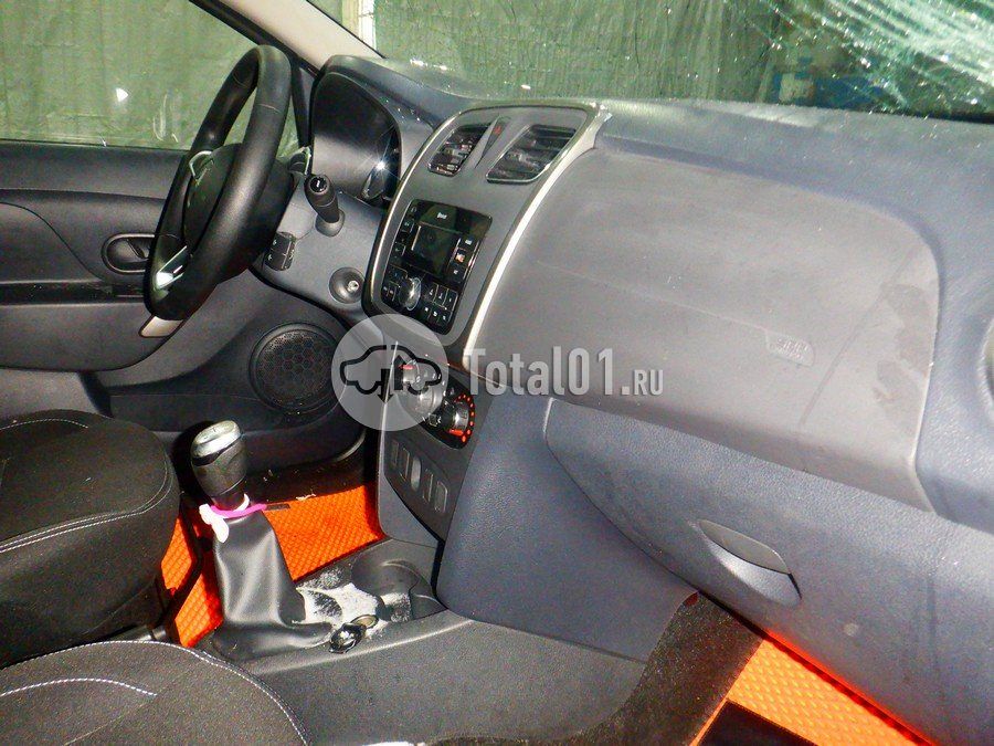 Фото Renault Sandero 32