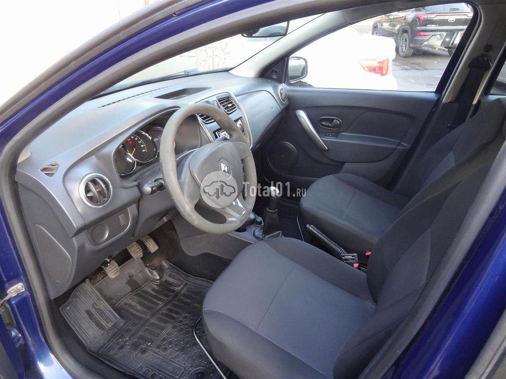 Фото Renault Logan 38