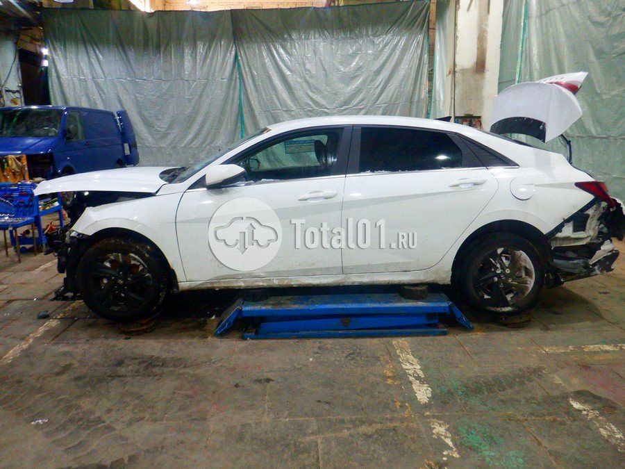 Фото Hyundai Elantra 8