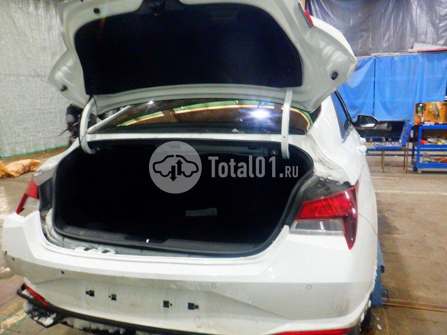 Фото Hyundai Elantra 12