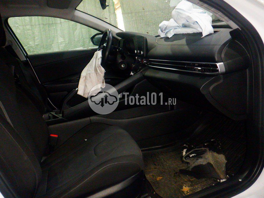 Фото Hyundai Elantra 22