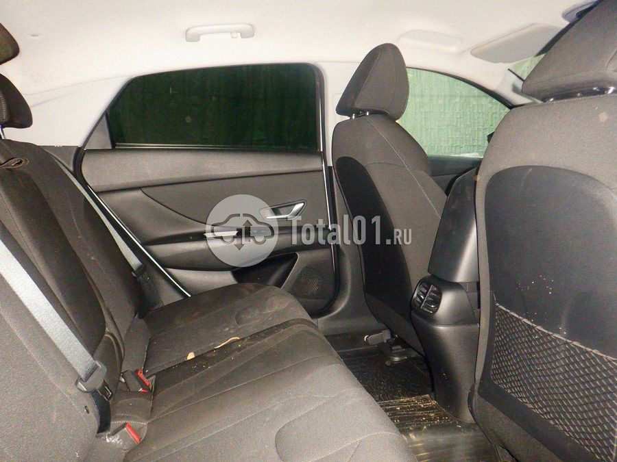 Фото Hyundai Elantra 44