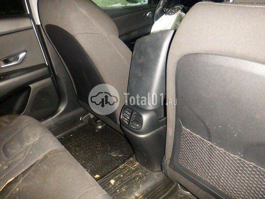 Фото Hyundai Elantra 46
