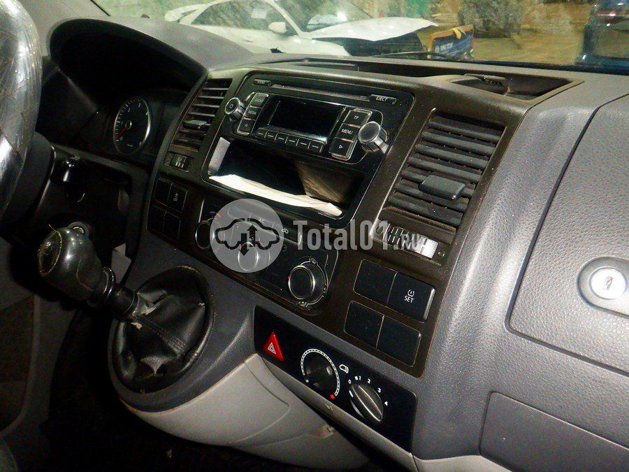 Фото Volkswagen Transporter 26