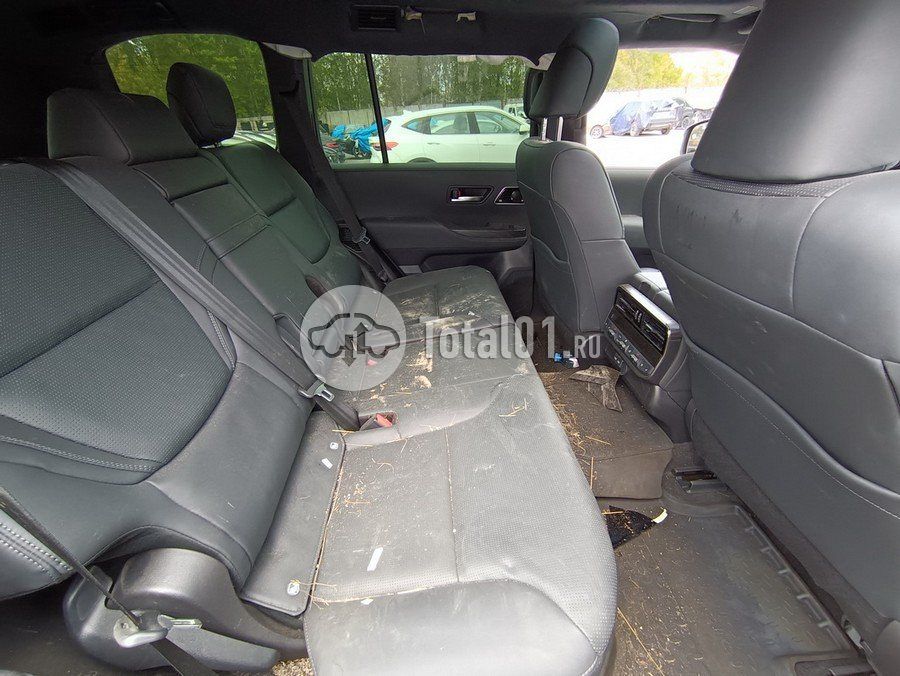 Фото Toyota Land Cruiser 148