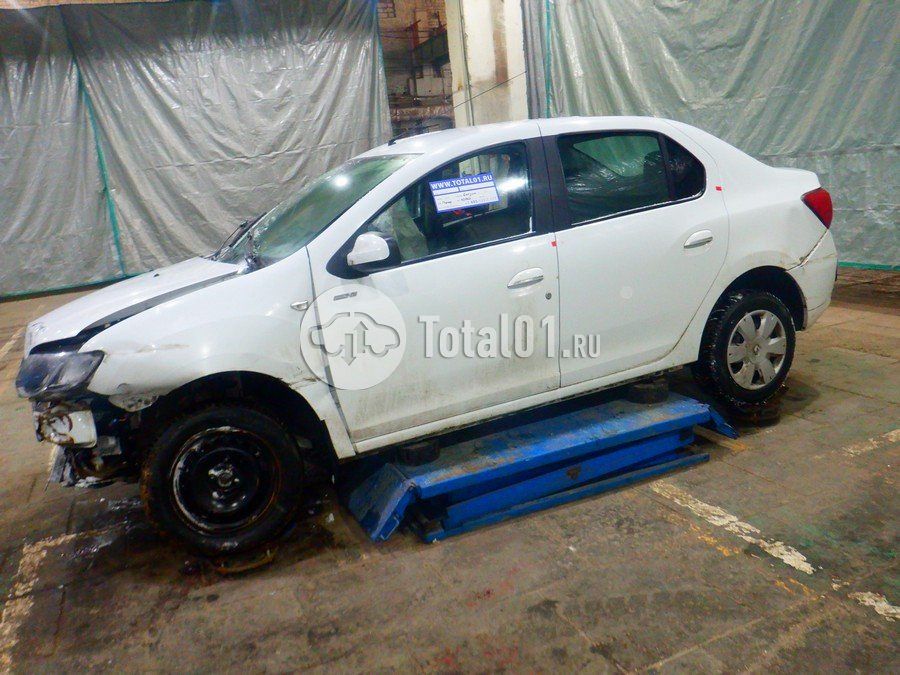 Фото Renault Logan 8