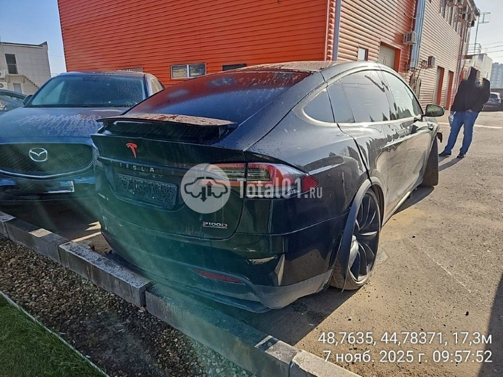 Фото Tesla Model X 20