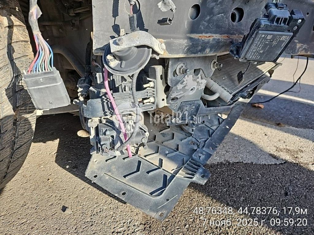 Фото Tesla Model X 34