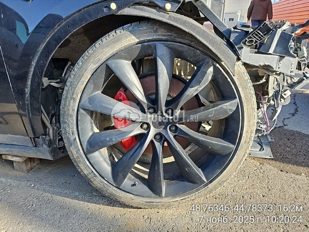 Фото Tesla Model X 60