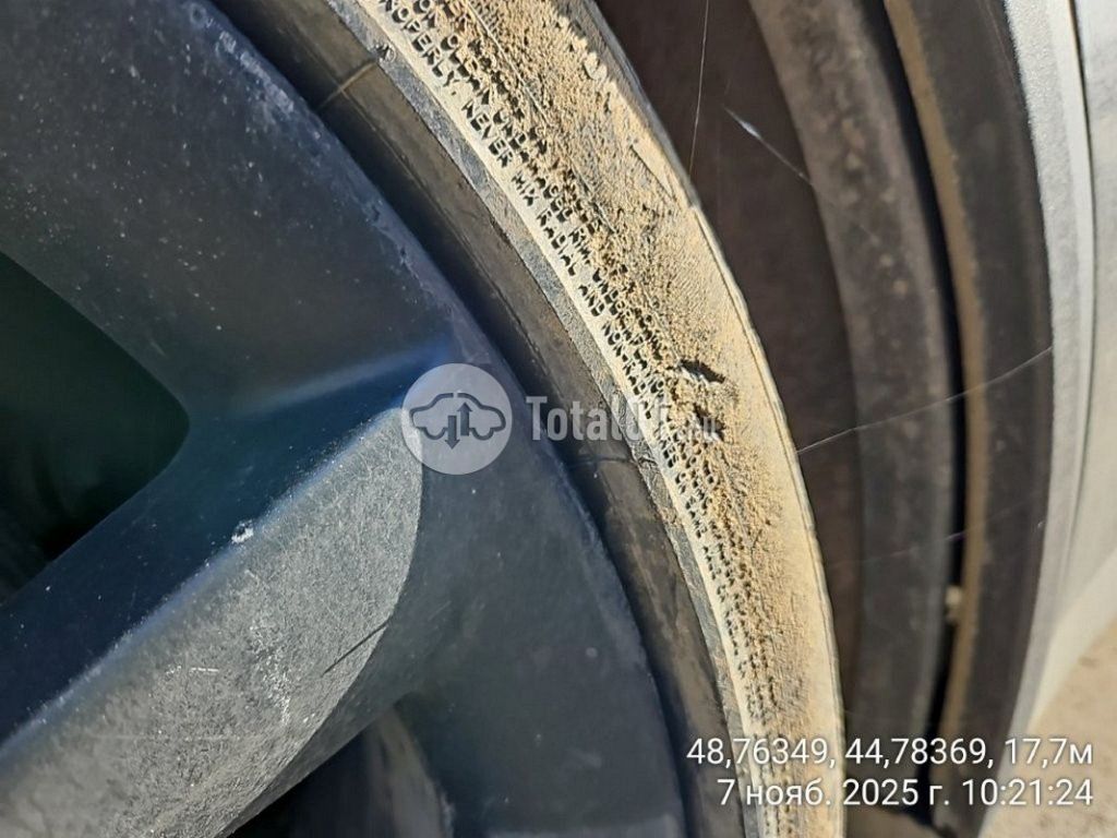 Фото Tesla Model X 82