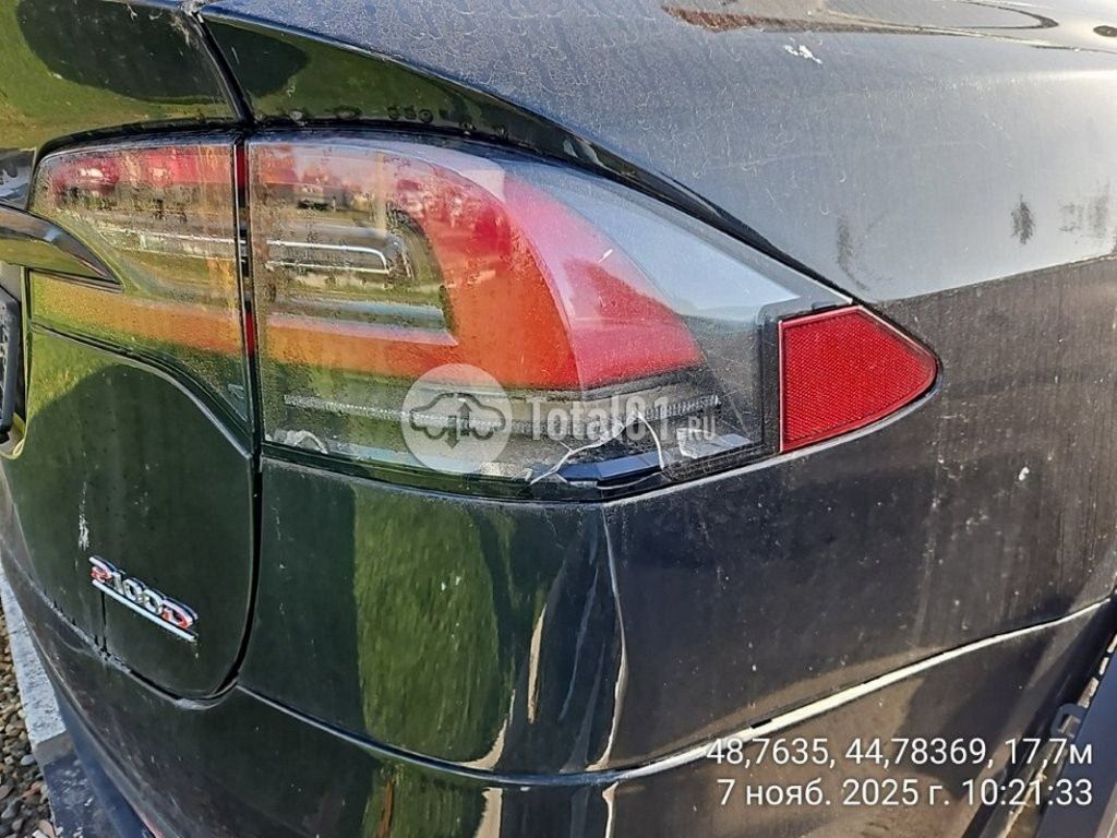 Фото Tesla Model X 86