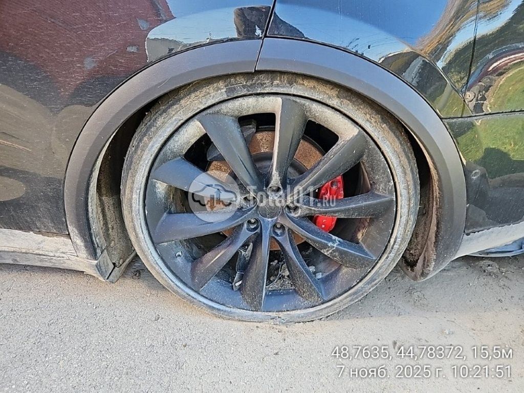 Фото Tesla Model X 90