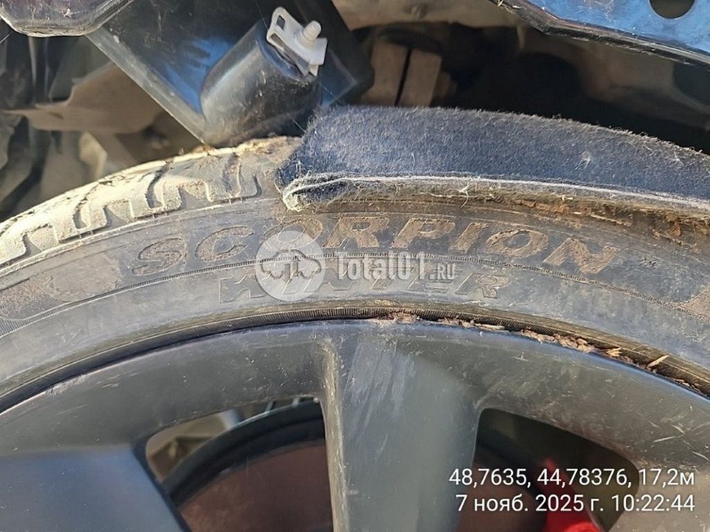 Фото Tesla Model X 110