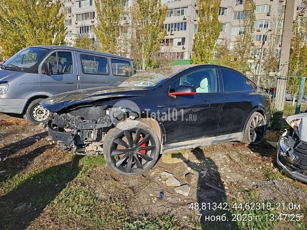 Фото Tesla Model X 144