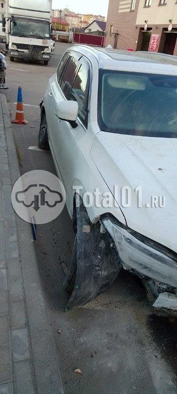 Фото Volvo XC90 38