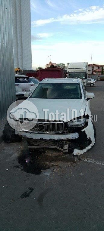 Фото Volvo XC90 42