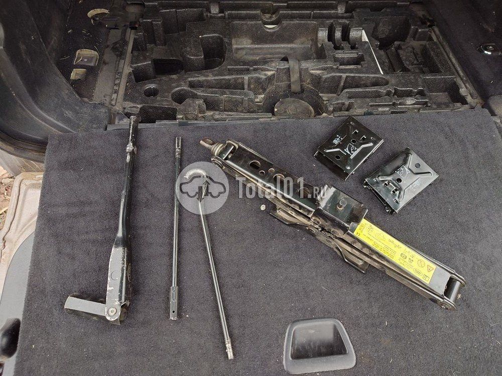 Фото Land Rover Discovery  4 38