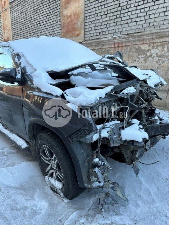 Фото Toyota Fortuner 6
