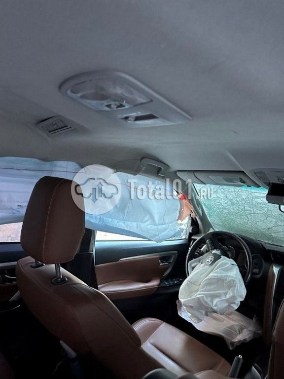 Фото Toyota Fortuner 44