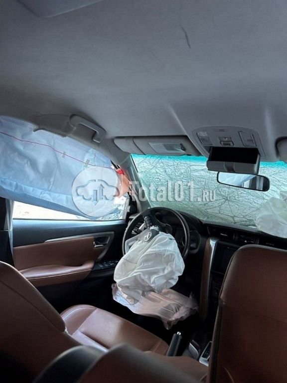 Фото Toyota Fortuner 60