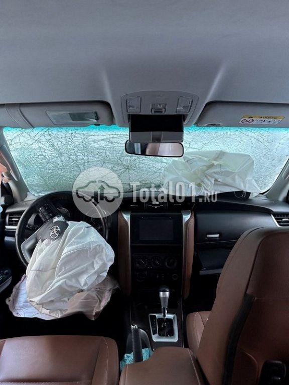 Фото Toyota Fortuner 104