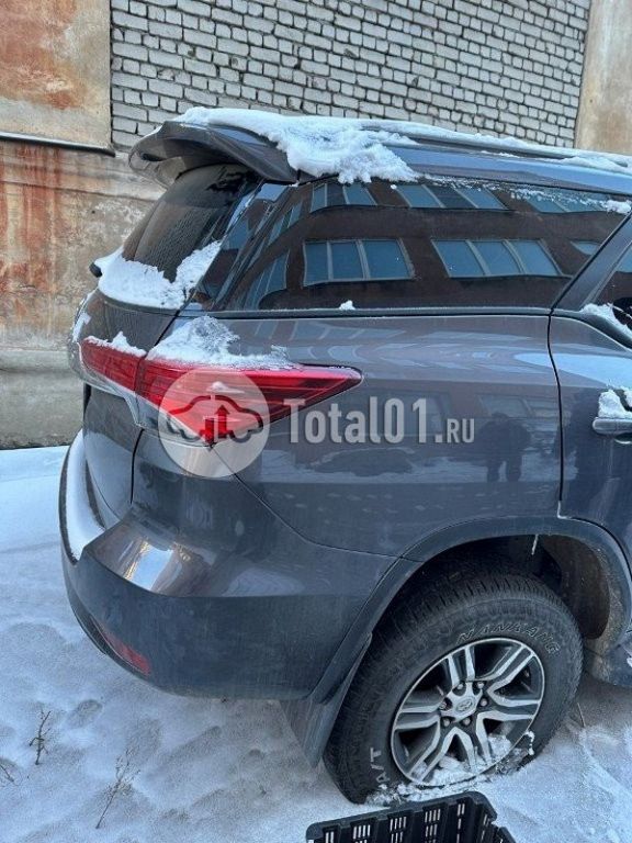 Фото Toyota Fortuner 106