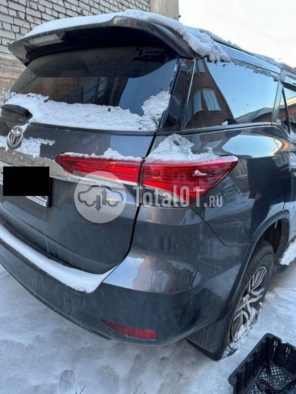 Фото Toyota Fortuner 108