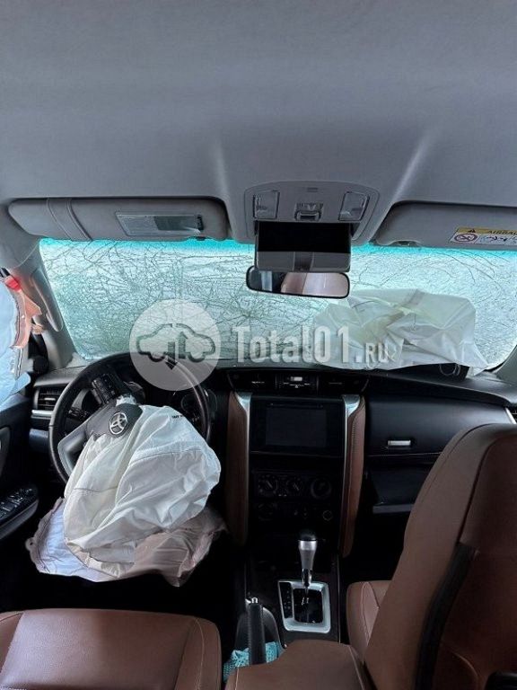 Фото Toyota Fortuner 126