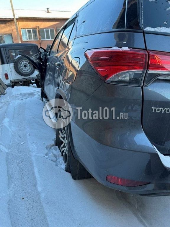 Фото Toyota Fortuner 132