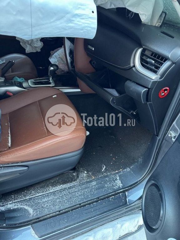 Фото Toyota Fortuner 136